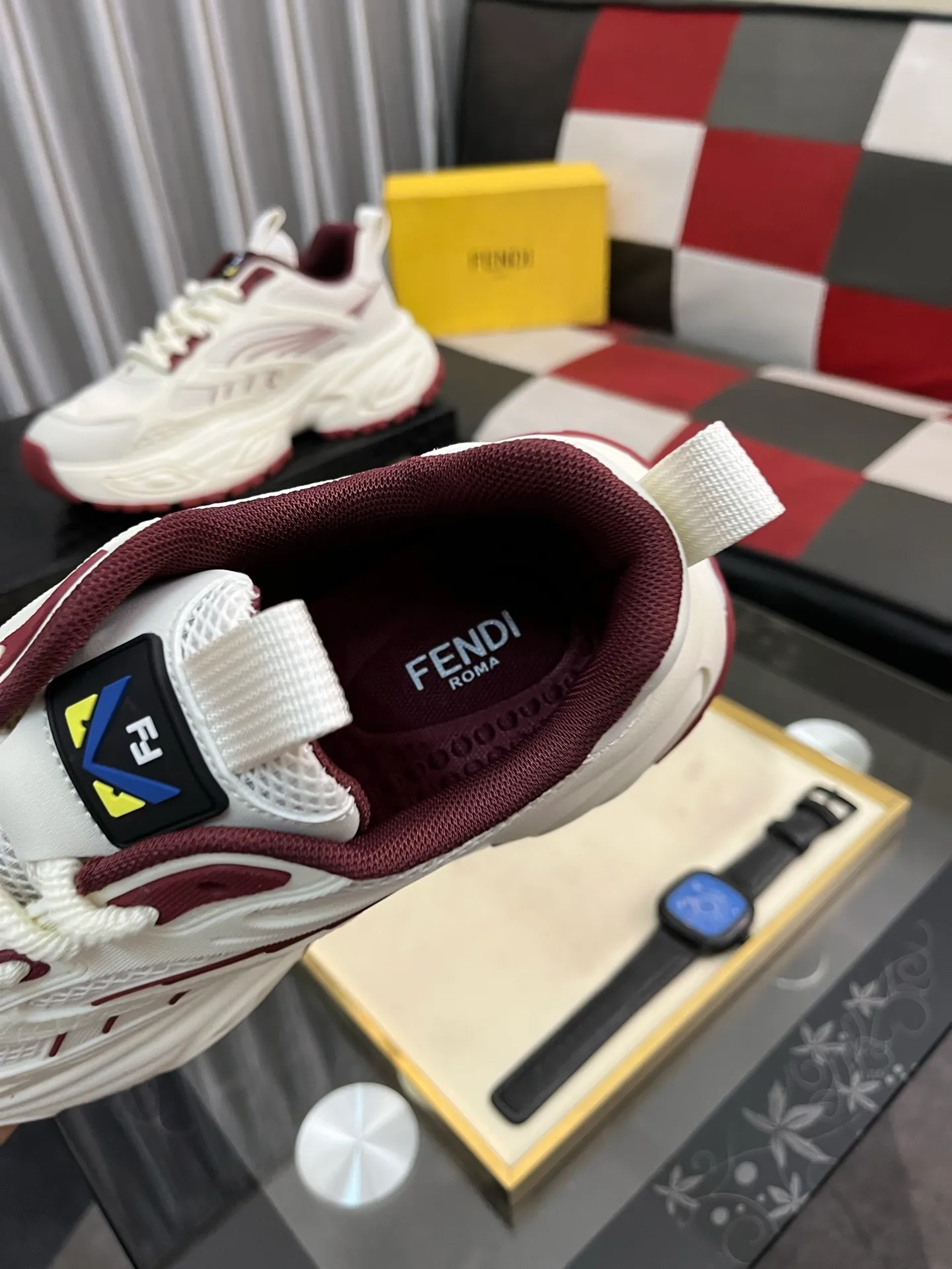 Men's Men's Shoes💰458⌚️⌚️[FENDI] Fendi's classic and comfortable men's, this complex sneaker is made of soft calfskin➕genuine leather lining➕original ultra-light rubber material with rough outsole. This unique light style is suitable for the casual and refined sensibility of this season. It is comfortable and natural on the feet. It is an everyday style for casual travel in autumn and winter! Code number: 38-442️⃣Colors available